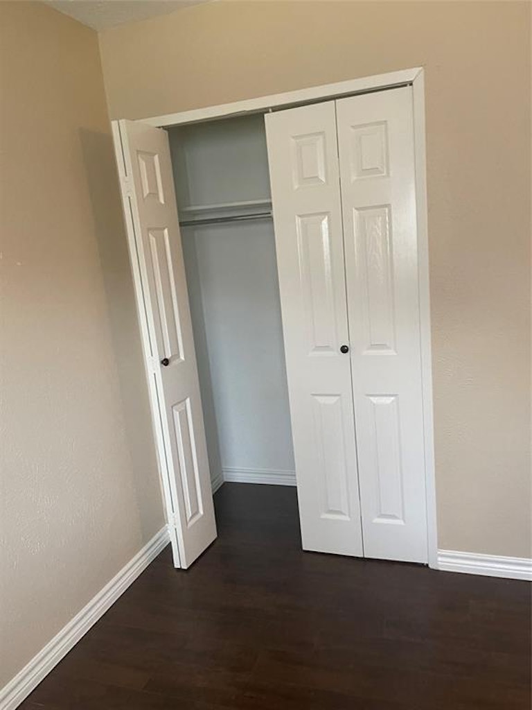 Photo 7 of 26 - 5665 Tyler St, The Colony, TX 75056