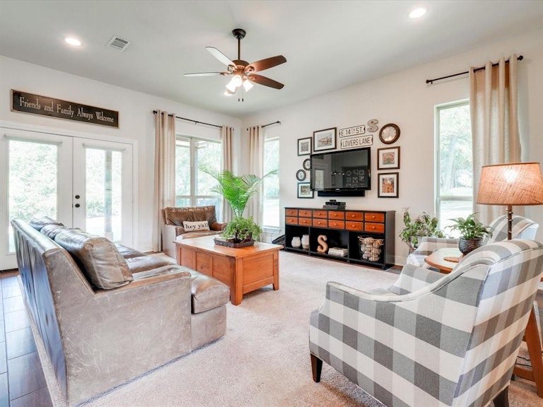 Photo 6 of 40 - 6409 Shoreline Dr, Little Elm, TX 75068