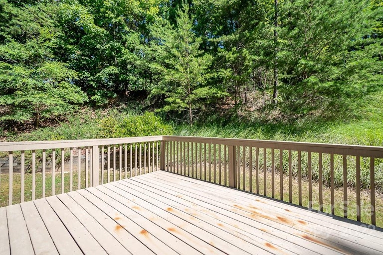 Photo 22 of 37 - 14200 Queens Carriage Pl, Charlotte, NC 28278