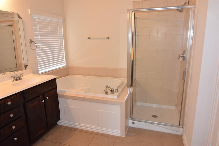 Photo 21 of 34 - 20010 Queens Oak Ct, Spring, TX 77379