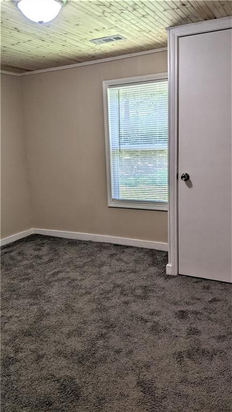 Photo 35 of 41 - 5585 Villa Rica Hwy, Dallas, GA 30157