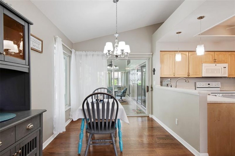 Photo 15 of 50 - 1719 Woodpond Way, Lutz, FL 33559