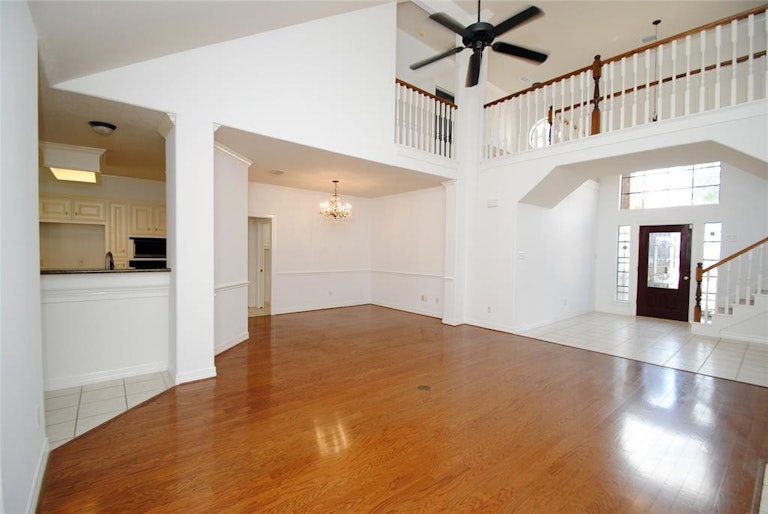 Photo 5 of 41 - 3118 Canyon Oak Ct, Houston, TX 77068