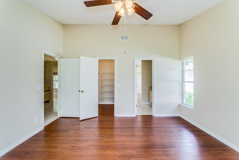 Photo 9 of 24 - 11870 Ottawa Ave, Orlando, FL 32837