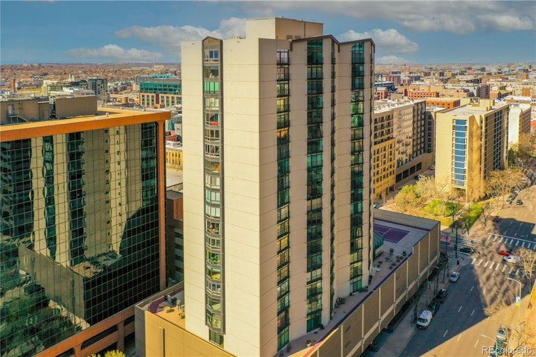 Photo 6 of 36 - 1777 Larimer St #1711, Denver, CO 80202