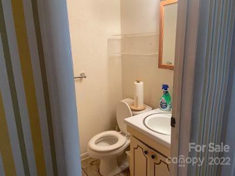 Photo 7 of 22 - 1901 Fern Forest Dr, Gastonia, NC 28054