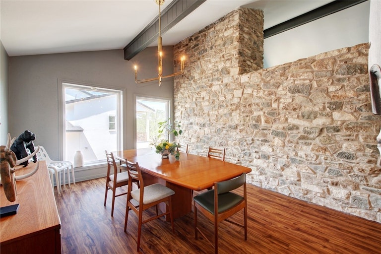 Photo 9 of 32 - 8510 Appalachian Dr, Austin, TX 78759
