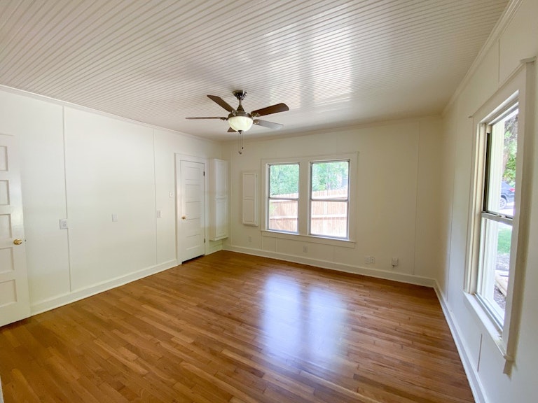Photo 7 of 19 - 1921 Kenwood Ave, Austin, TX 78704