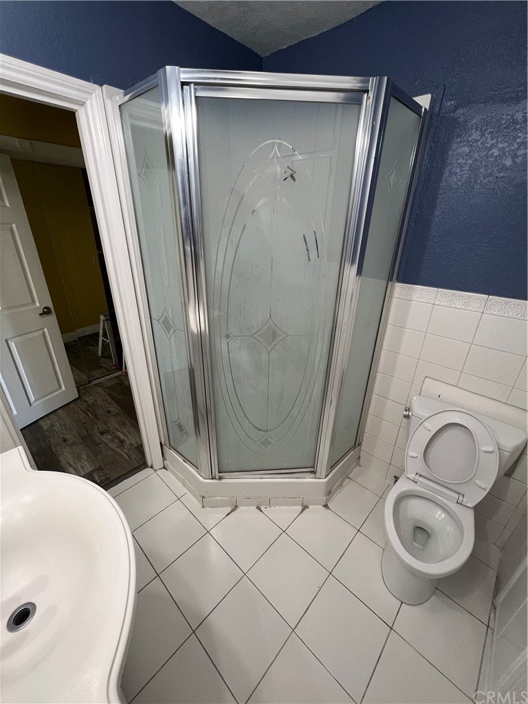 Photo 12 of 43 - 13944 Hartland St, Van Nuys, CA 91405