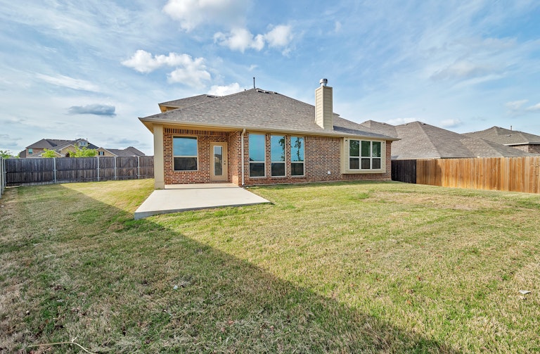 Photo 32 of 33 - 1204 Barberry Dr, Burleson, TX 76028