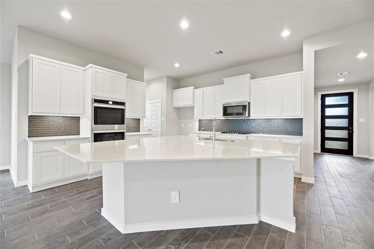 Photo 19 of 47 - 28643 Halle Ray Dr, Katy, TX 77494