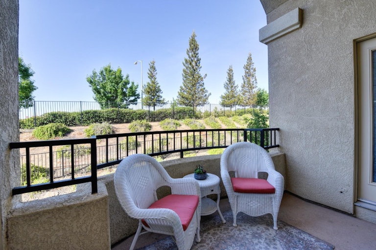 Photo 28 of 40 - 1000 Moon Cir #1026, Folsom, CA 95630