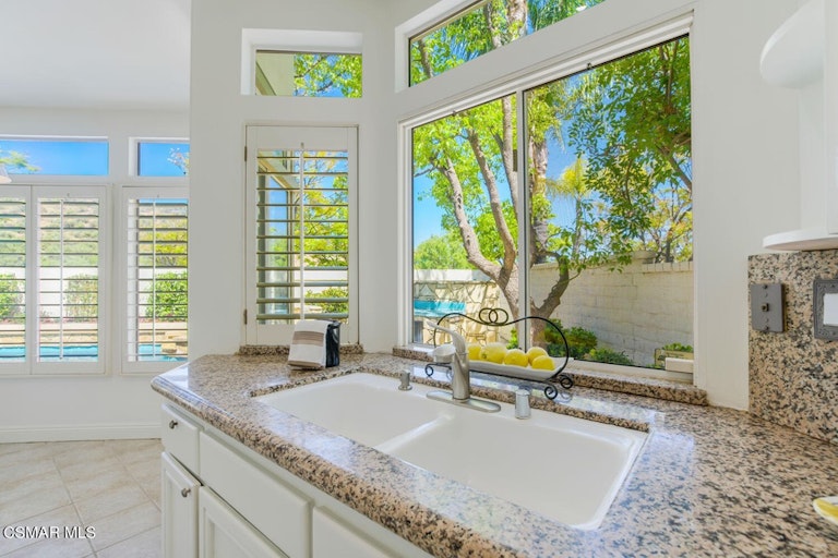 Photo 10 of 31 - 617 Breckenridge Pl, Simi Valley, CA 93065
