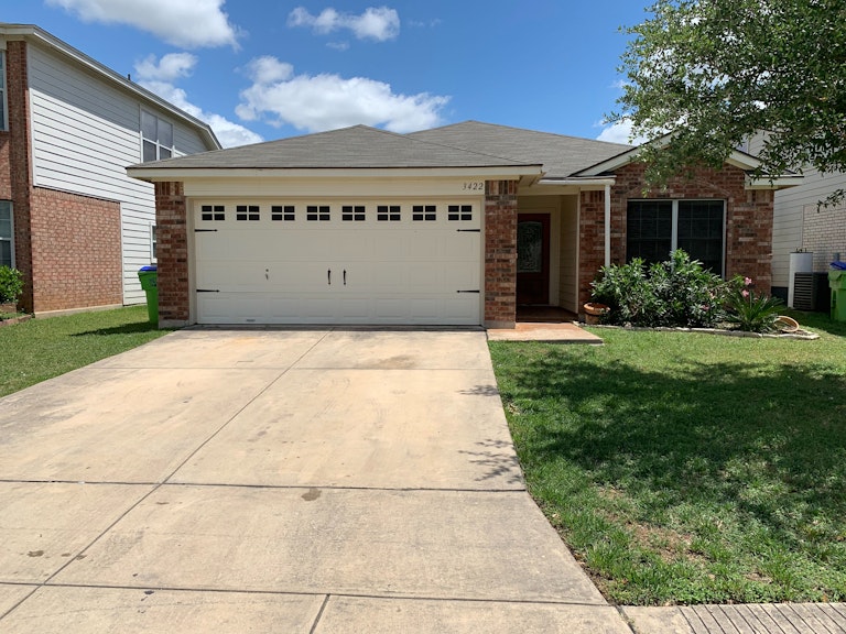 Photo 1 of 17 - 3422 Kodiak Diamond, San Antonio, TX 78245