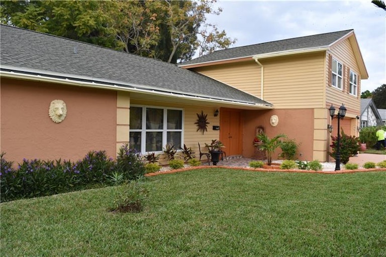 Photo 2 of 25 - 12416 Cobble Stone Dr, Hudson, FL 34667