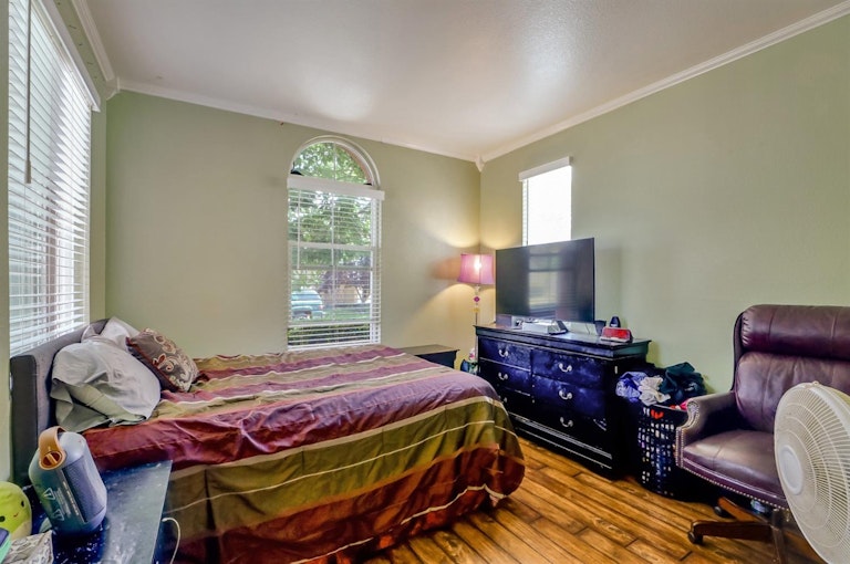Photo 25 of 54 - 5071 Tuckerman Way, Sacramento, CA 95835