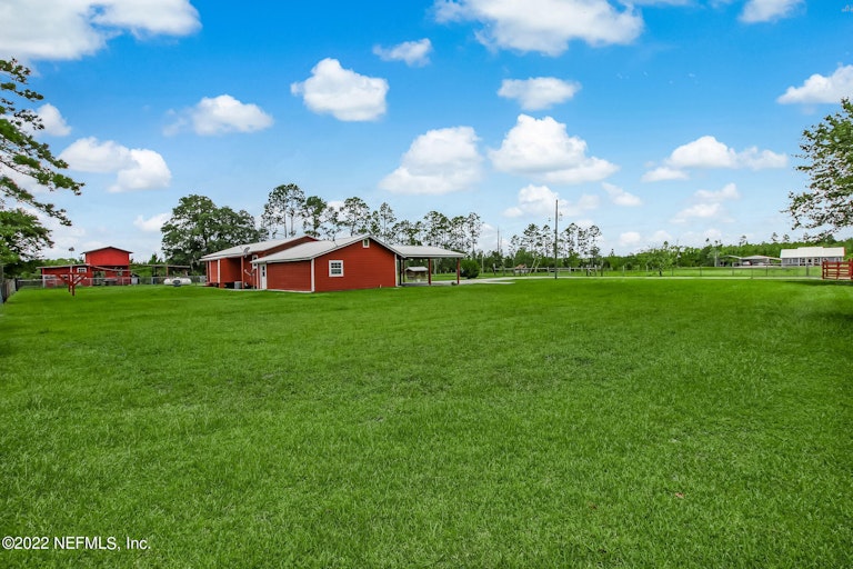 Photo 32 of 34 - 27210 Kristie Cir S, Hilliard, FL 32046
