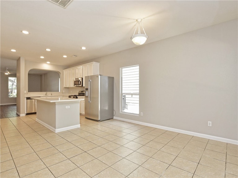 Photo 16 of 40 - 2116 Amur Dr, Austin, TX 78745