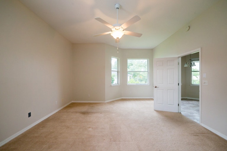 Photo 11 of 20 - 9351 Meadow Crest Ln, Clermont, FL 34711