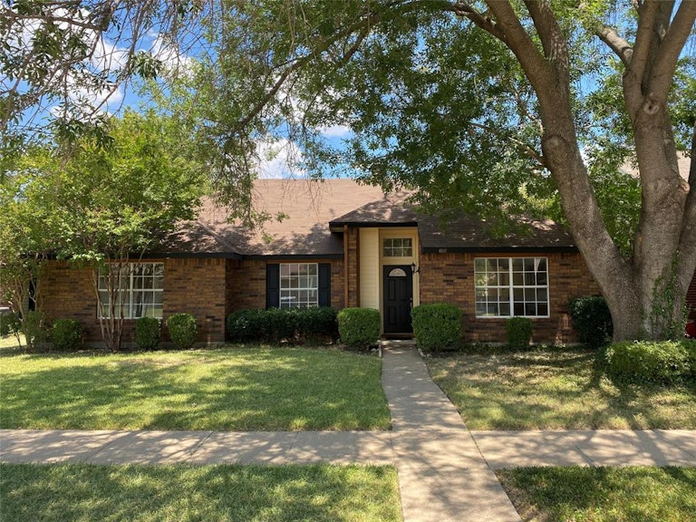 Photo 1 of 18 - 4116 Durbin Dr, The Colony, TX 75056
