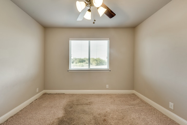 Photo 22 of 37 - 1129 Longhorn Dr, Aubrey, TX 76227