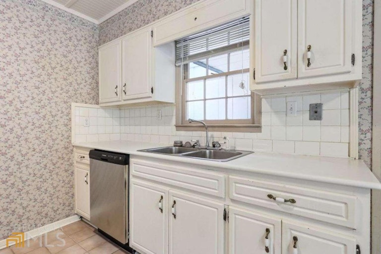 Photo 16 of 36 - 4500 Virginia Ave NW, Kennesaw, GA 30144