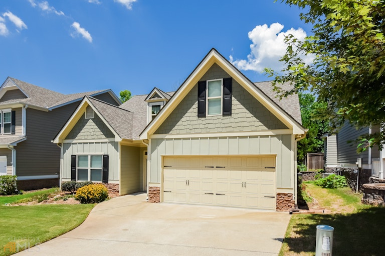 Photo 2 of 27 - 643 Royal Crest Ct, Canton, GA 30115