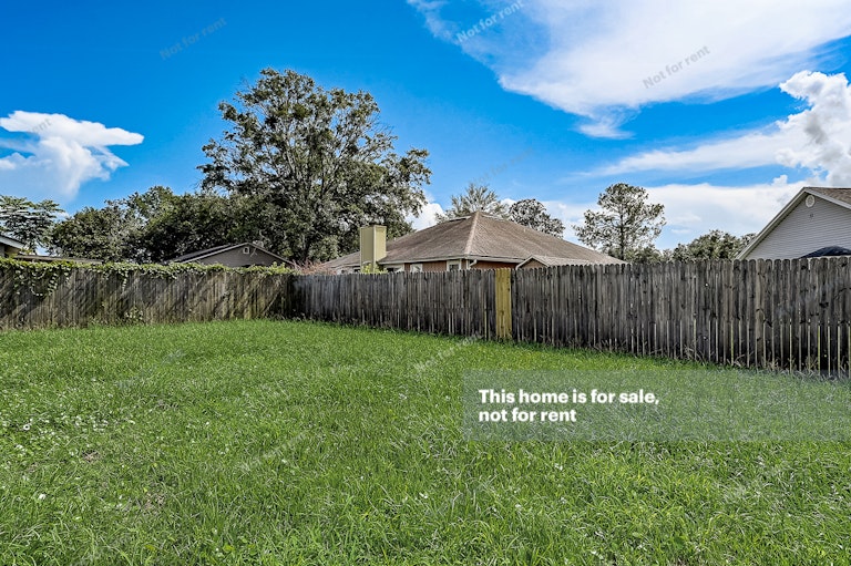 Photo 15 of 32 - 8460 Rockridge Dr, Jacksonville, FL 32244