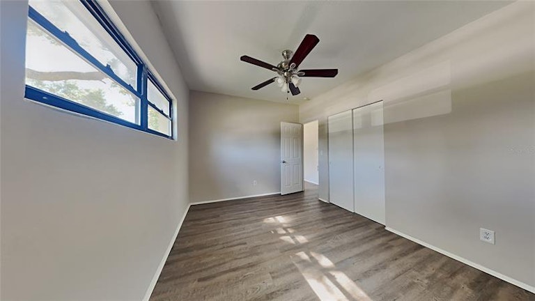 Photo 5 of 13 - 4124 Fairford Dr, New Port Richey, FL 34652