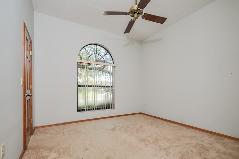 Photo 20 of 40 - 2707 Pine Club Dr, Plant City, FL 33566