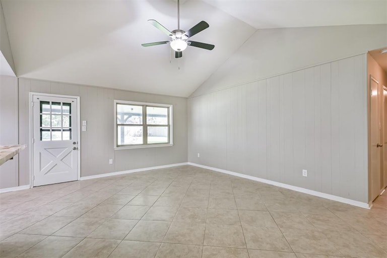 Photo 13 of 47 - 235 Highland Ter, League City, TX 77573