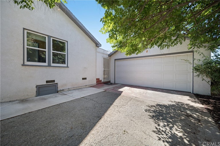 Photo 28 of 38 - 34273 Avenue E, Yucaipa, CA 92399