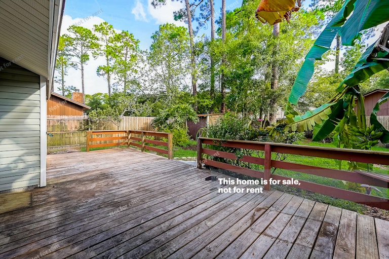 Photo 16 of 30 - 4251 Queensway Dr, Jacksonville, FL 32257