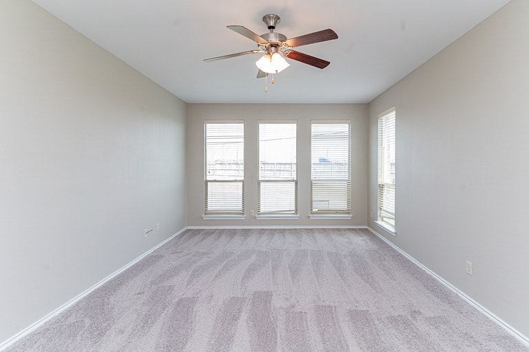 Photo 16 of 29 - 11112 Dunlavin Ct, Haslet, TX 76052