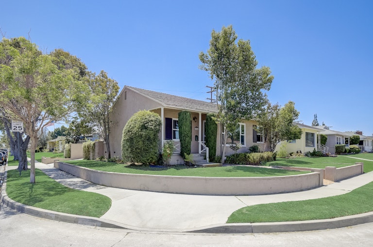 Photo 12 of 28 - 5950 Harvey Way, Lakewood, CA 90713