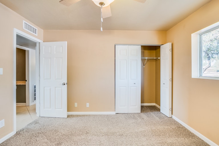 Photo 13 of 23 - 8725 E Chaparral Rd, Scottsdale, AZ 85250