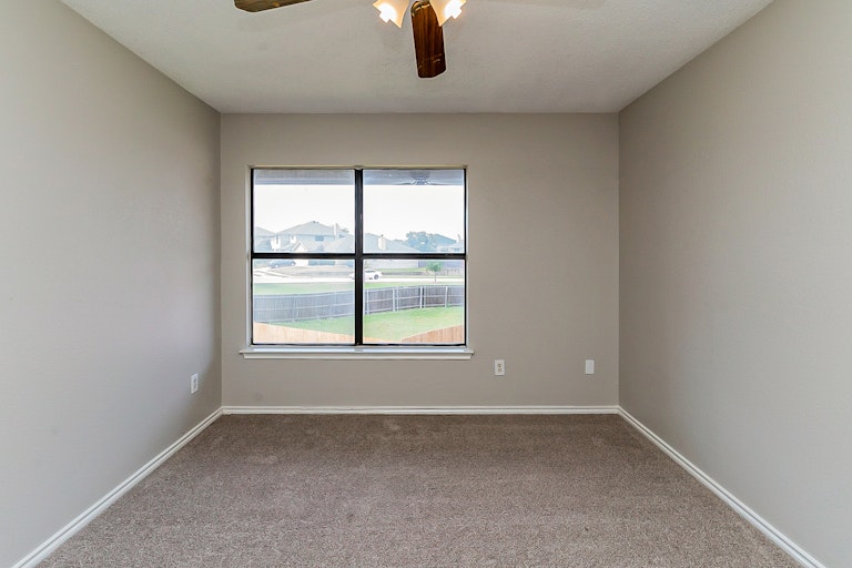 Photo 19 of 32 - 4200 Birch Creek Rd, Fort Worth, TX 76244