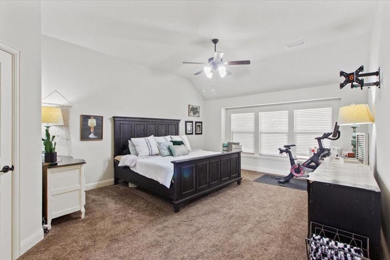 Photo 14 of 25 - 915 Birchwood Dr, Wylie, TX 75098