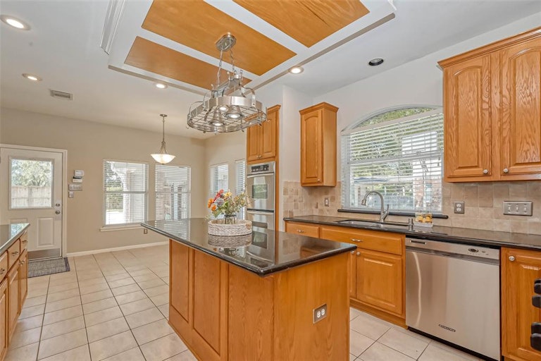Photo 13 of 48 - 4210 Ruttand Park Ln, Katy, TX 77450