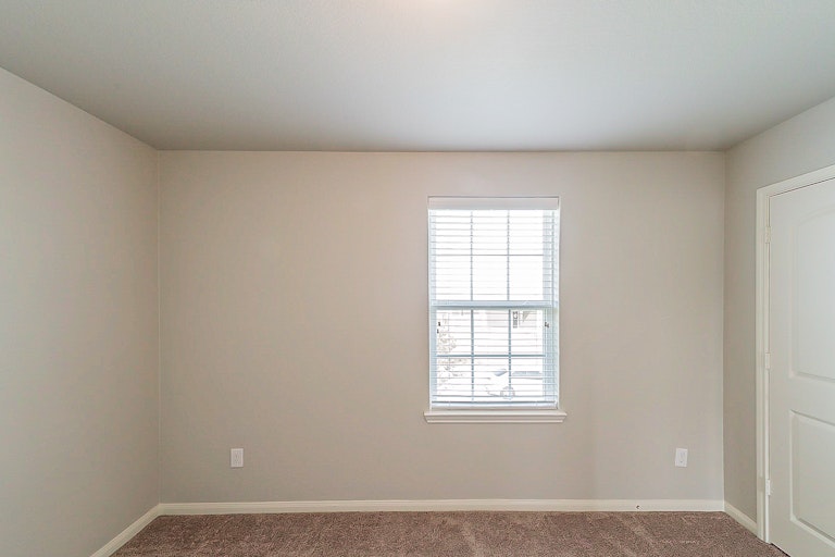 Photo 21 of 27 - 8015 Distant Harbor Rd, Baytown, TX 77523