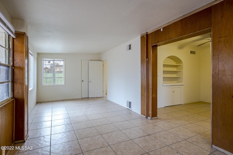 Photo 12 of 43 - 1548 E 9th St, Tucson, AZ 85719