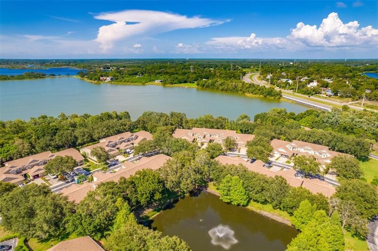 Photo 36 of 47 - 525 Spring Lake Cir, Tarpon Springs, FL 34688