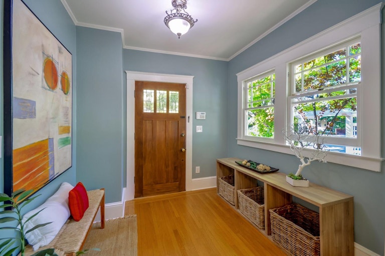 Photo 5 of 47 - 2401 U St, Sacramento, CA 95818