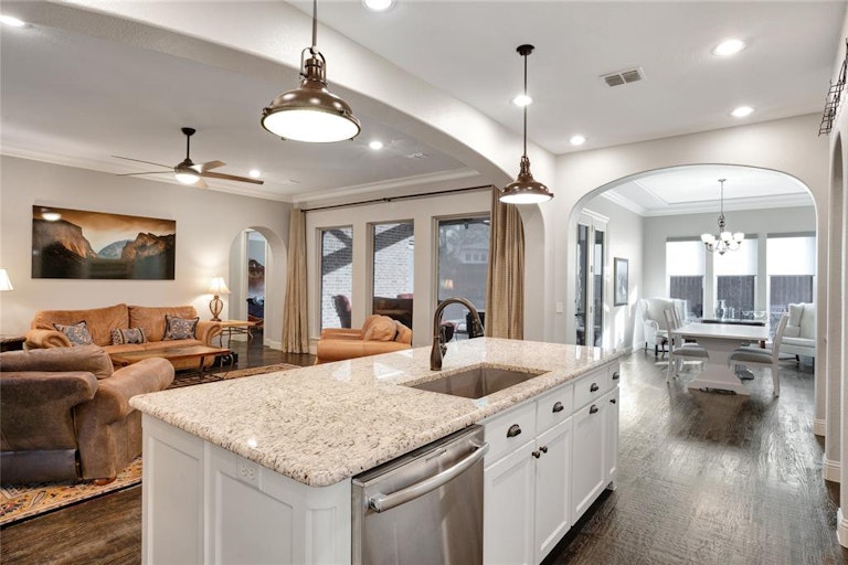 Photo 7 of 35 - 7571 Orchard Hill Ln, Frisco, TX 75035