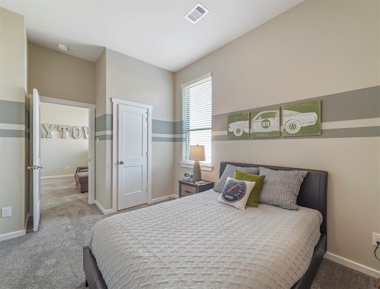Photo 19 of 30 - 29607 Sterling Knoll Dr, Missouri City, TX 77441
