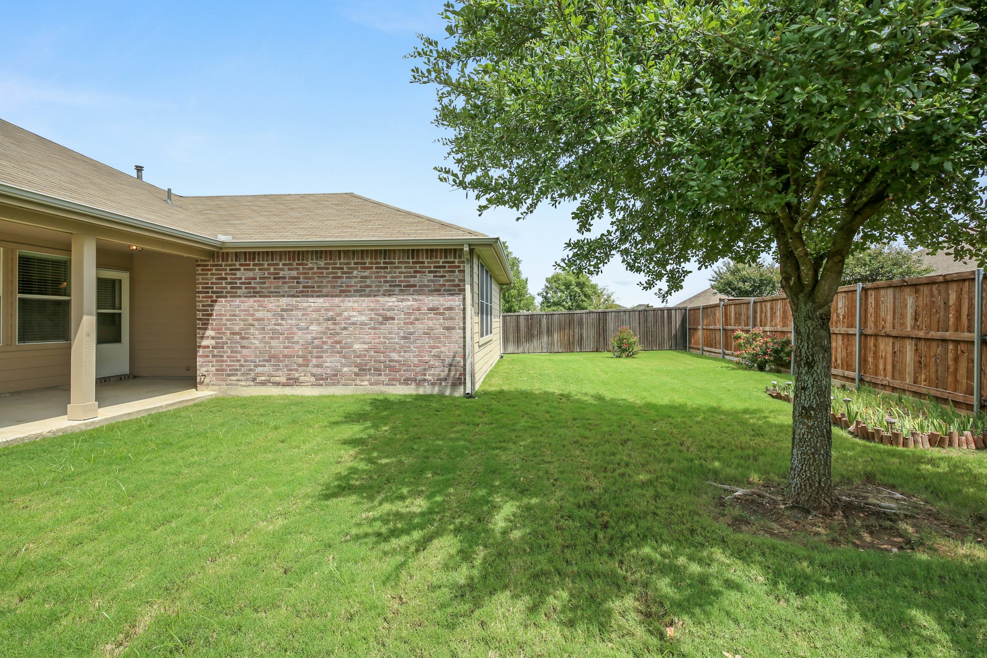 Photo 1 of 25 - 419 Spruce Trl, Forney, TX 75126