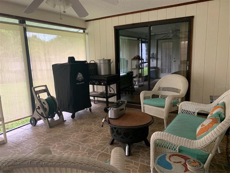 Photo 24 of 39 - 511 Cedar Grove Dr, Brandon, FL 33511
