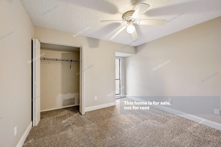 Photo 20 of 30 - 4251 Queensway Dr, Jacksonville, FL 32257