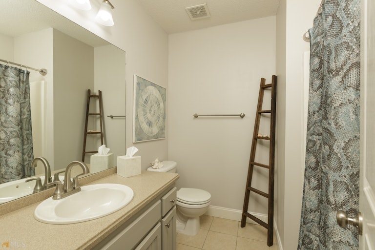 Photo 33 of 59 - 2550 Johnston Rd NW, Kennesaw, GA 30152