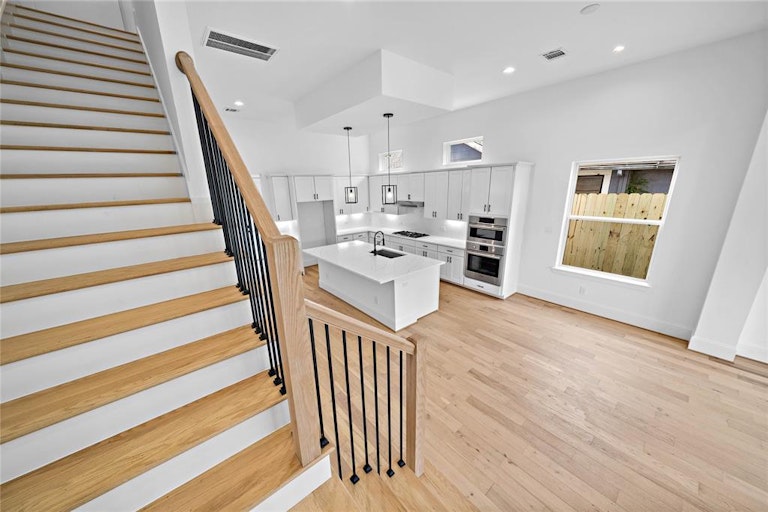 Photo 14 of 46 - 1420 Alexander St, Houston, TX 77008
